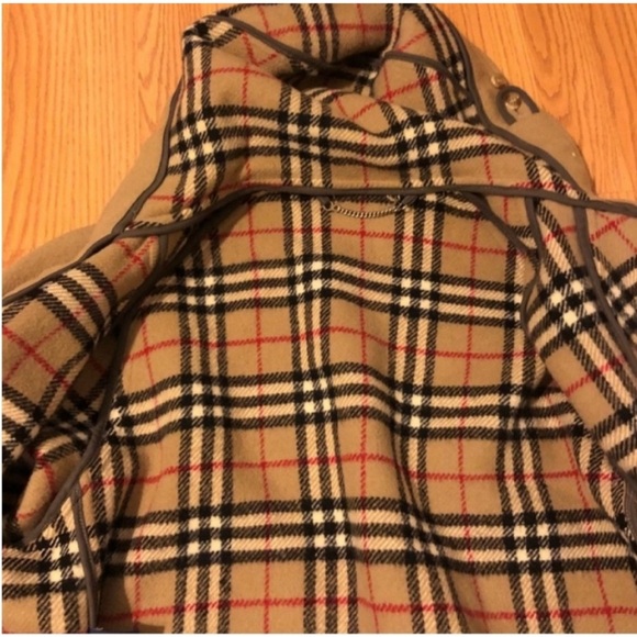 Burberry Tan Trench Coat with Plaid Accents - Picture 2 of 7